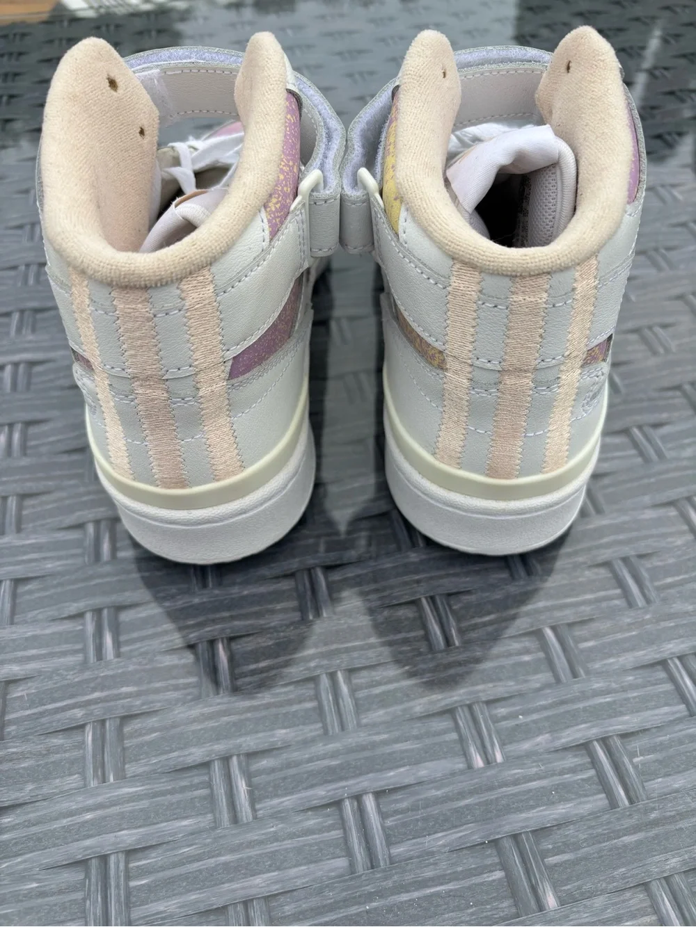 New Women’s Adidas Forum Mid size 6.5